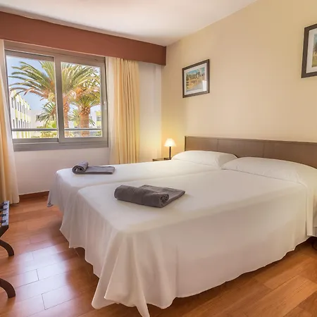 فندق Livvo 4*