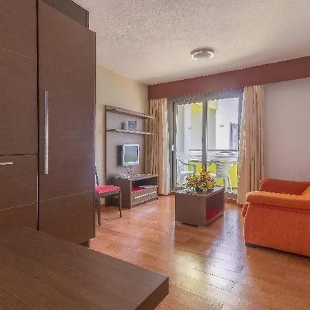 Hotel The 4*